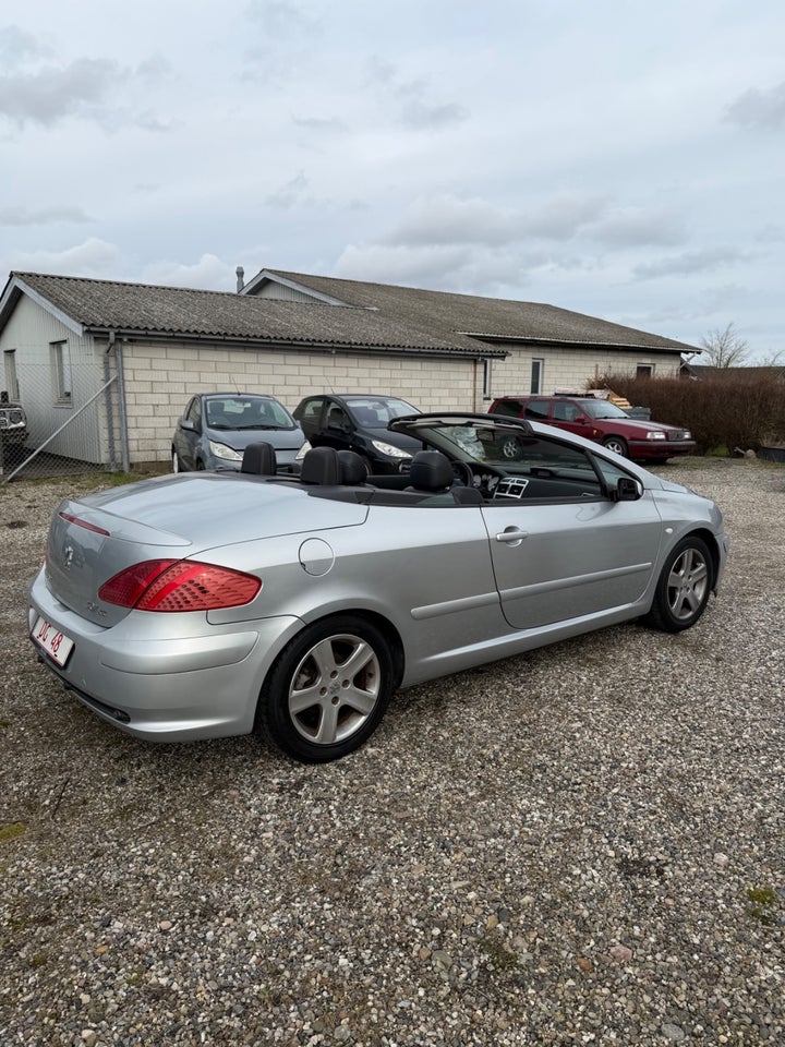 Peugeot 307 2,0 16V CC 2d