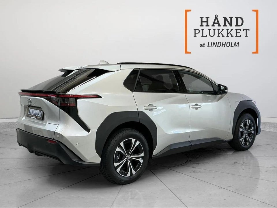 Toyota bZ4X Executive 5d