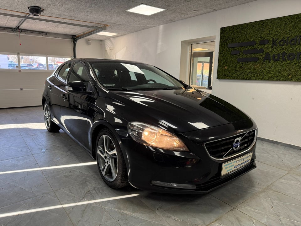 Volvo V40 1,6 D2 115 Kinetic Drive-E 5d