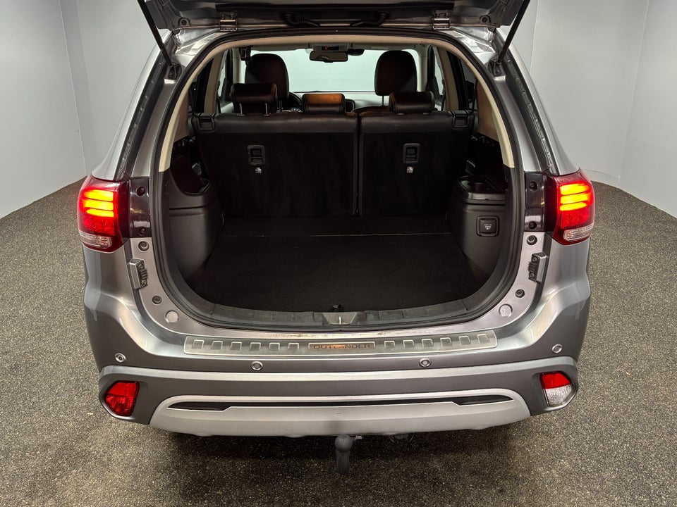 Mitsubishi Outlander 2,4 PHEV Intense CVT 4WD 5d