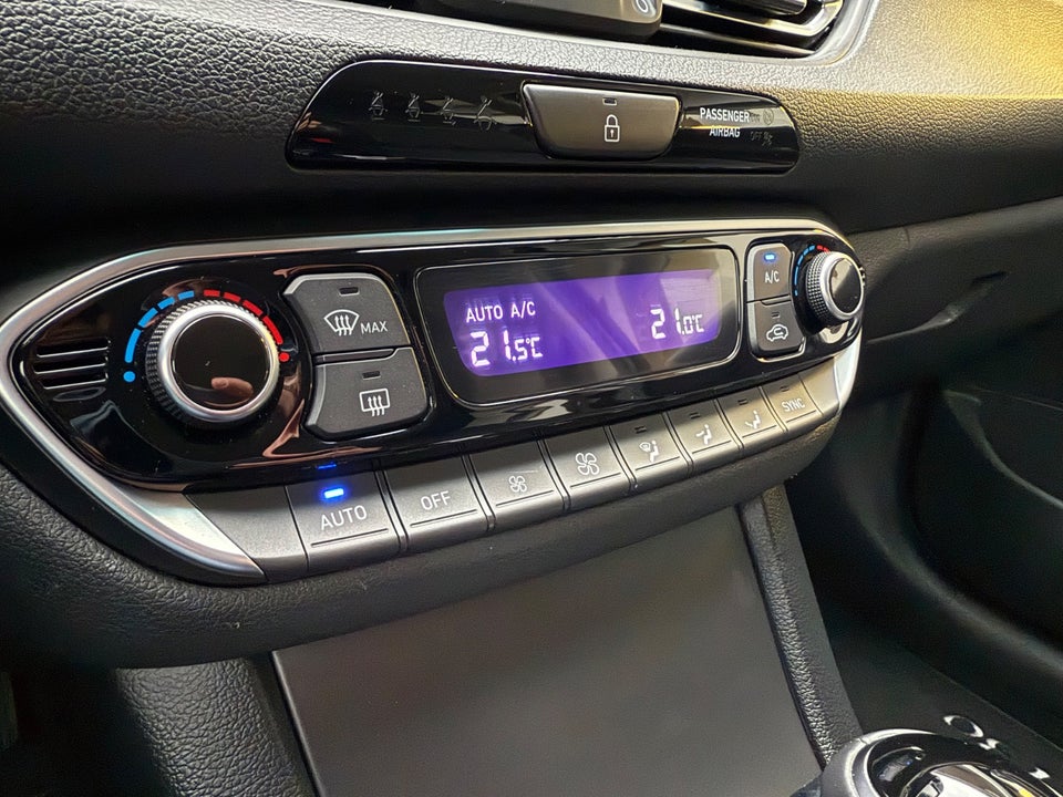 Hyundai i30 1,0 T-GDi Essential DCT 5d