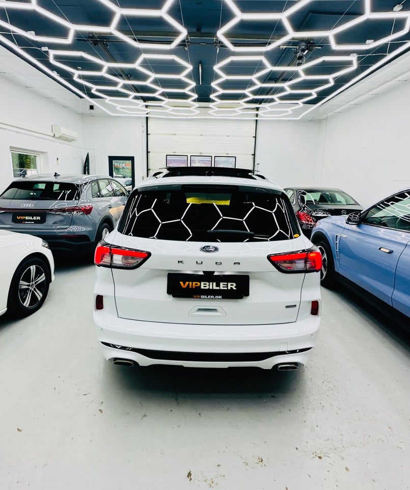 Ford Kuga 2,5 PHEV ST-Line CVT 5d