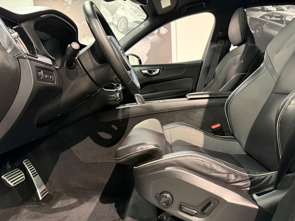 Volvo XC60 2,0 T6 ReCharge R-Design aut. AWD 5d