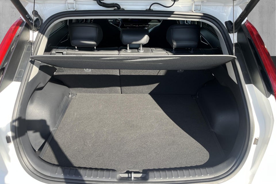 Kia Niro 64 EV Premium 5d