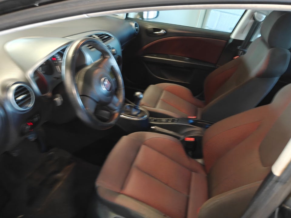 Seat Leon 1,6 Stylance 5d