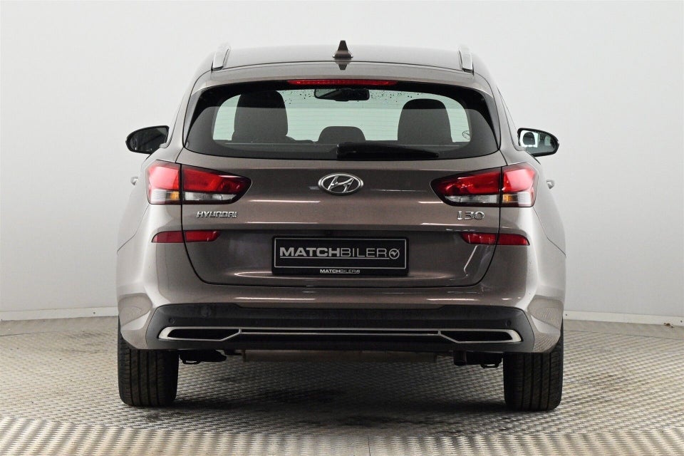 Hyundai i30 1,0 T-GDi Essential stc. DCT 5d