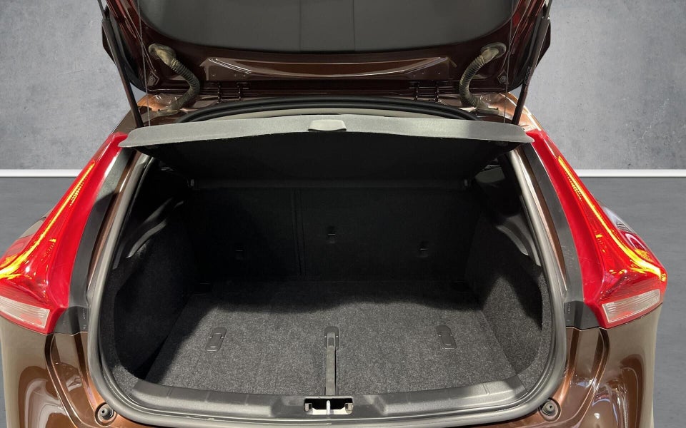 Volvo V40 1,5 T3 152 Momentum aut. 5d