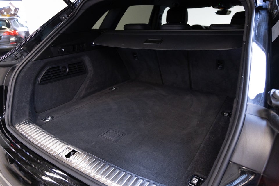 Audi Q8 e-tron 50 Advanced quattro 5d