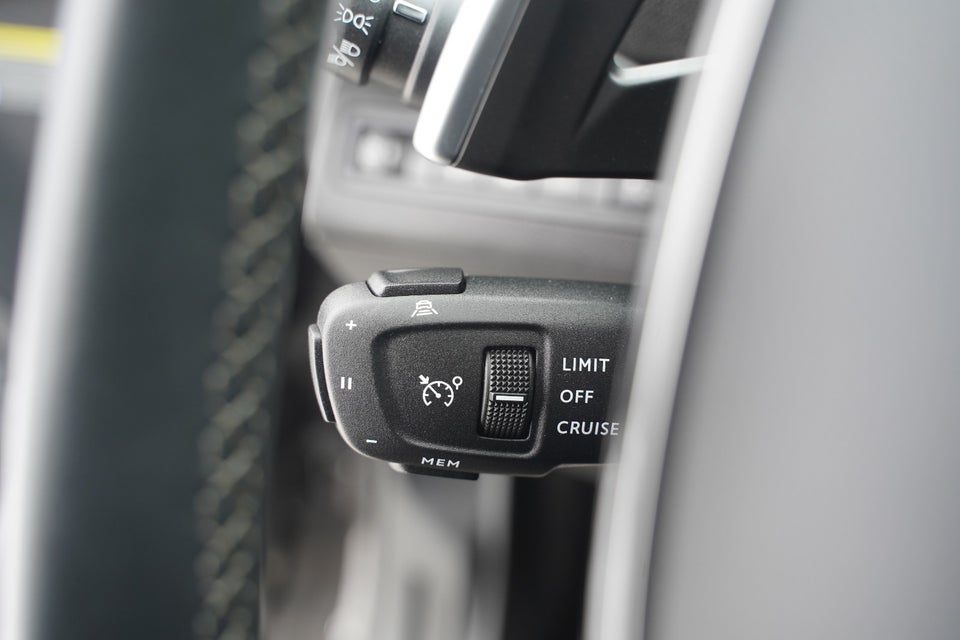 Peugeot 3008 1,6 Hybrid Allure Pack EAT8 5d