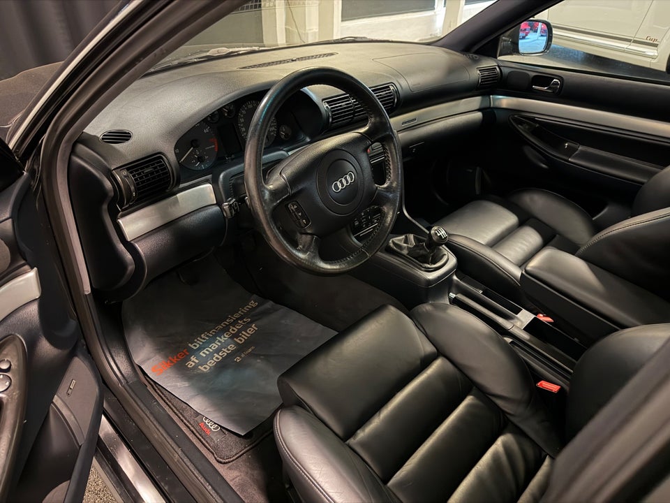 Audi S4 2,7 Avant quattro 5d