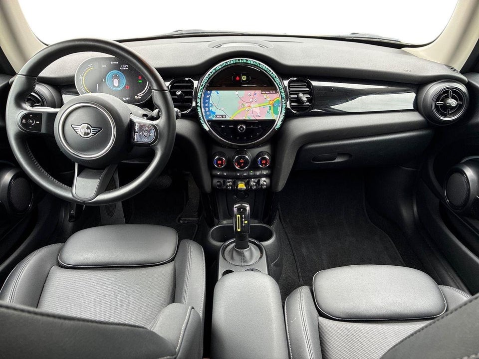 MINI Cooper SE Essential 3d