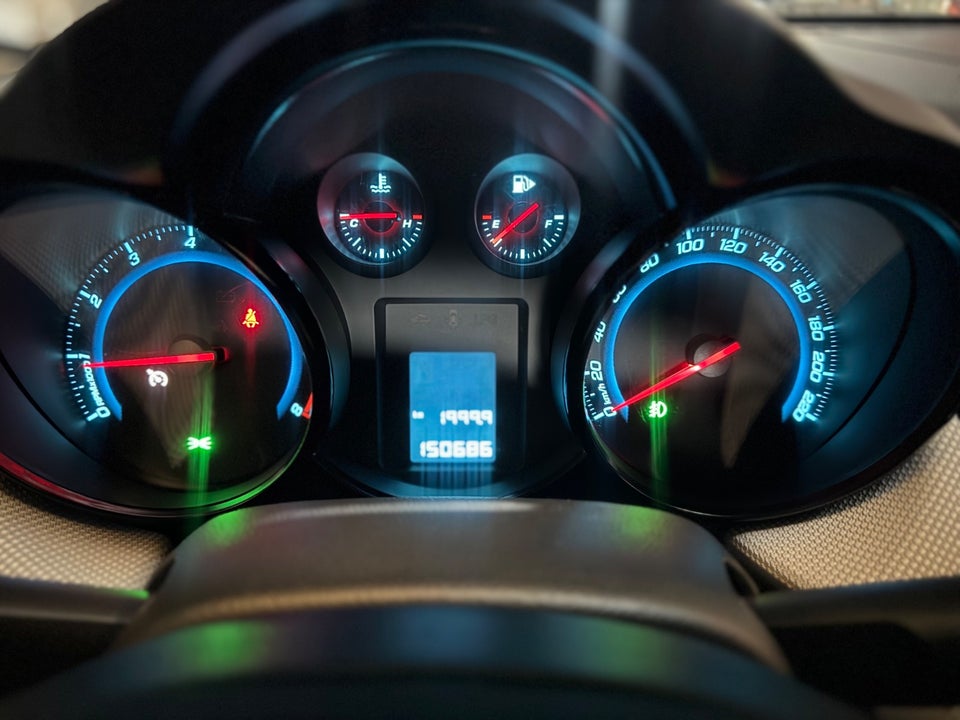 Chevrolet Cruze 1,8 LS 4d