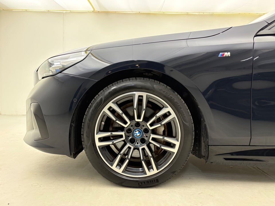 BMW i5 eDrive40 M-Sport 4d