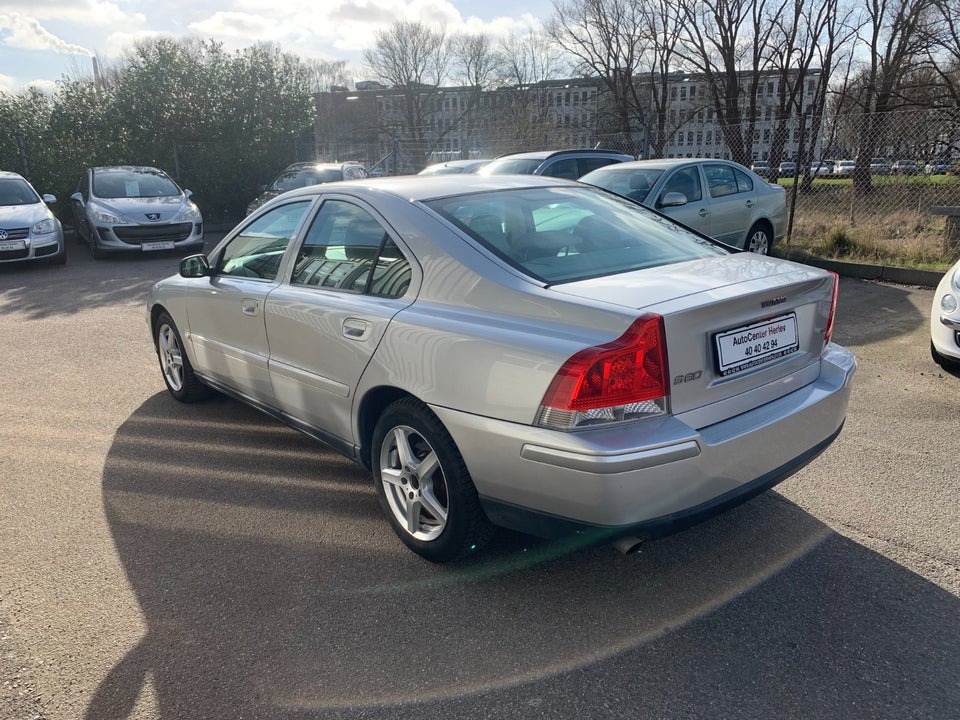 Volvo S60 2,4 140 aut. 4d