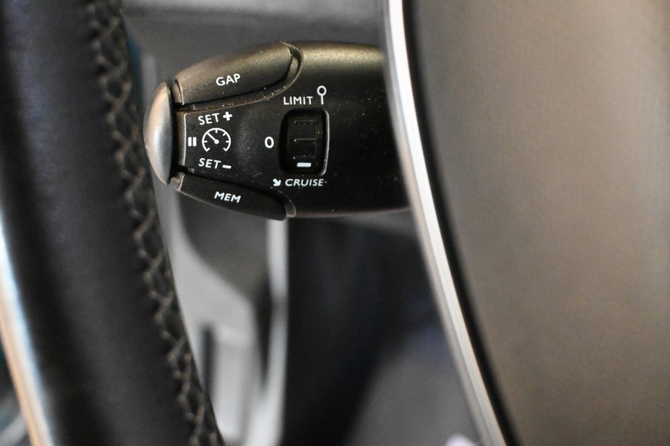 Peugeot 5008 1,5 BlueHDi 130 Allure Pack 7prs 5d