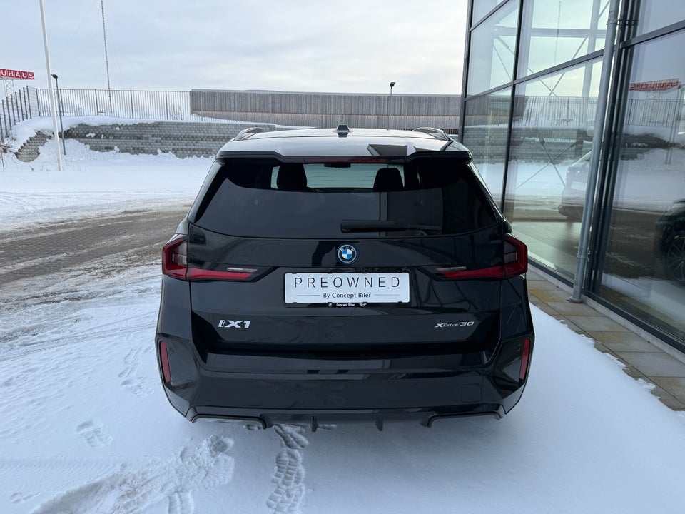 BMW iX1 xDrive30 Fully Charged M-Sport 5d