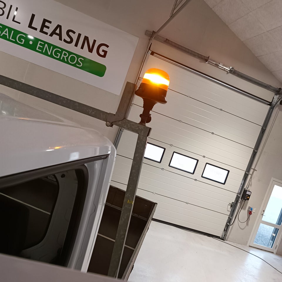 Ford Transit 350 L3 Chassis 2,0 TDCi 130 Mandskabsvogn Trend FWD 4d