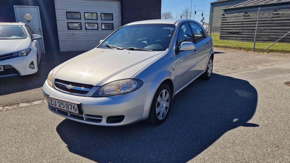 Chevrolet Lacetti 1,6 SX 5d