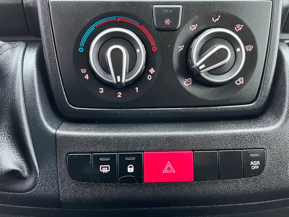 Peugeot Boxer 335 2,2 BlueHDi 165 L2 Plus Alukasse