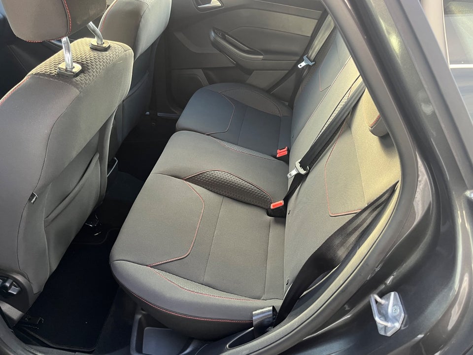 Ford Focus 1,5 EcoBoost ST-Line 5d