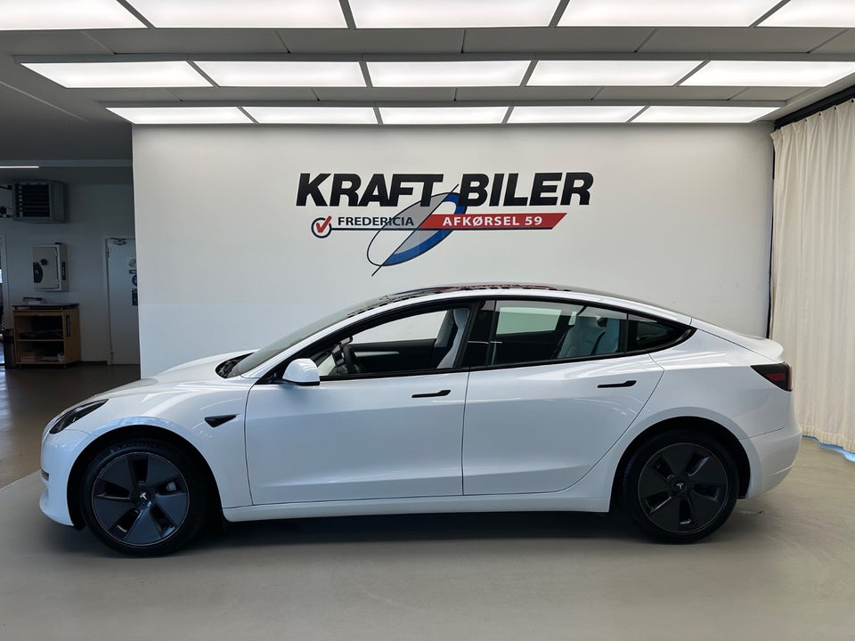 Tesla Model 3 Long Range AWD 4d