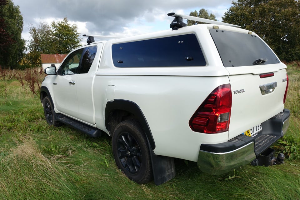 Toyota HiLux 2,4 D-4D 150 T3 Ex.Kab 4x4 4d