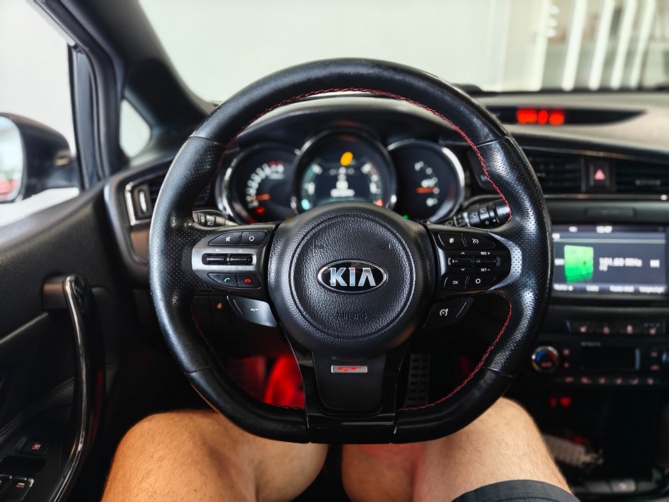 Kia Ceed 1,6 T-GDi GT Advance 5d