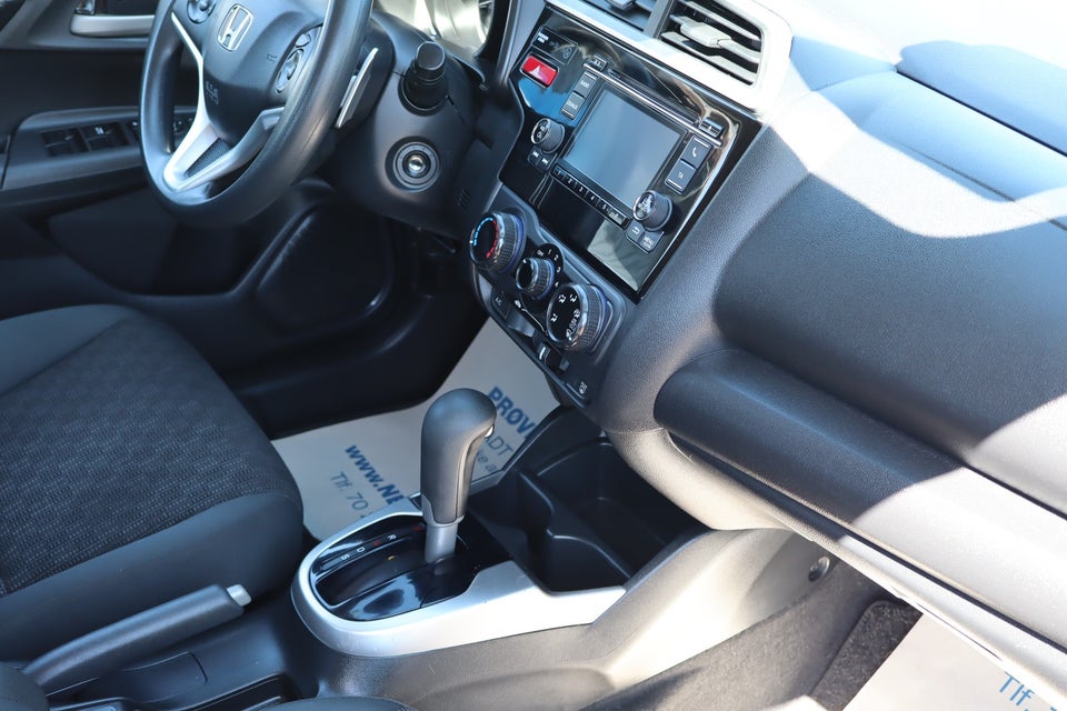 Honda Jazz 1,3 i-VTEC Elegance CVT 5d