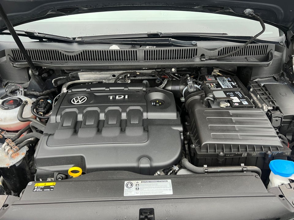VW Touran 1,6 TDi 115 Highline DSG 7prs 5d