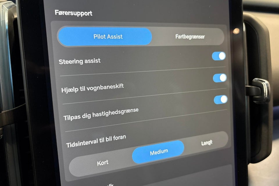 Volvo EX30 Standard Range Plus 5d