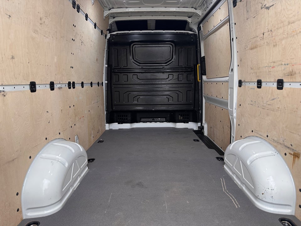 VW Crafter 35 2,0 TDi 140 Kassevogn L3H2