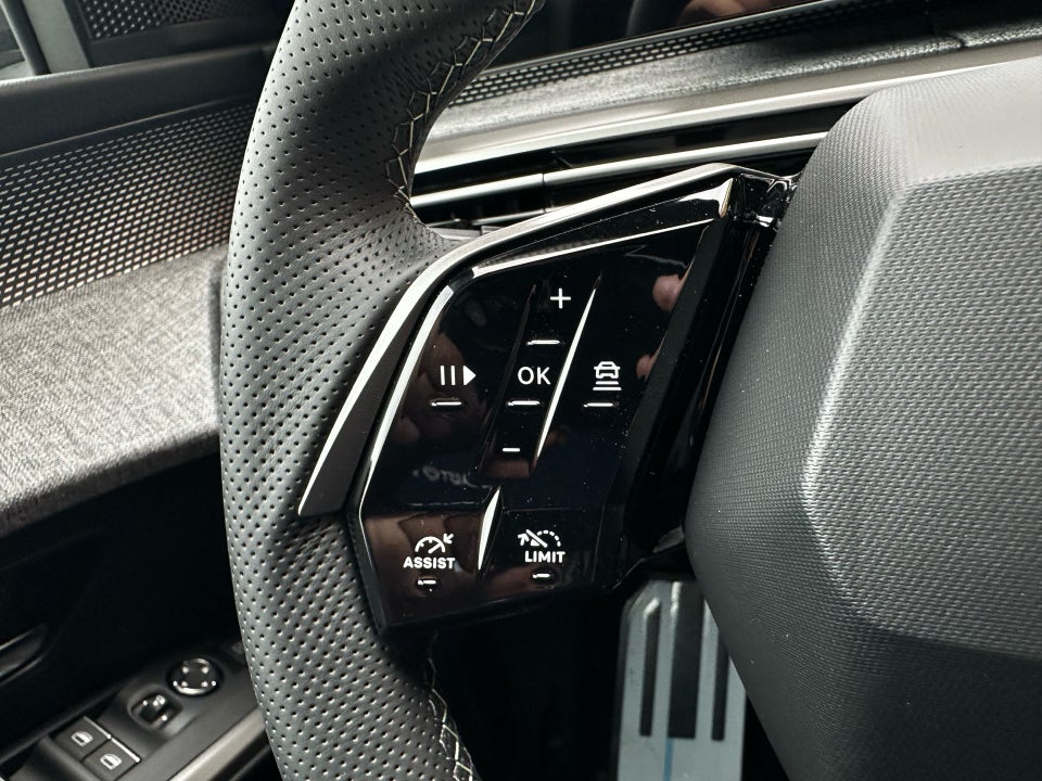 Peugeot e-5008 77 GT Pack 7prs 5d