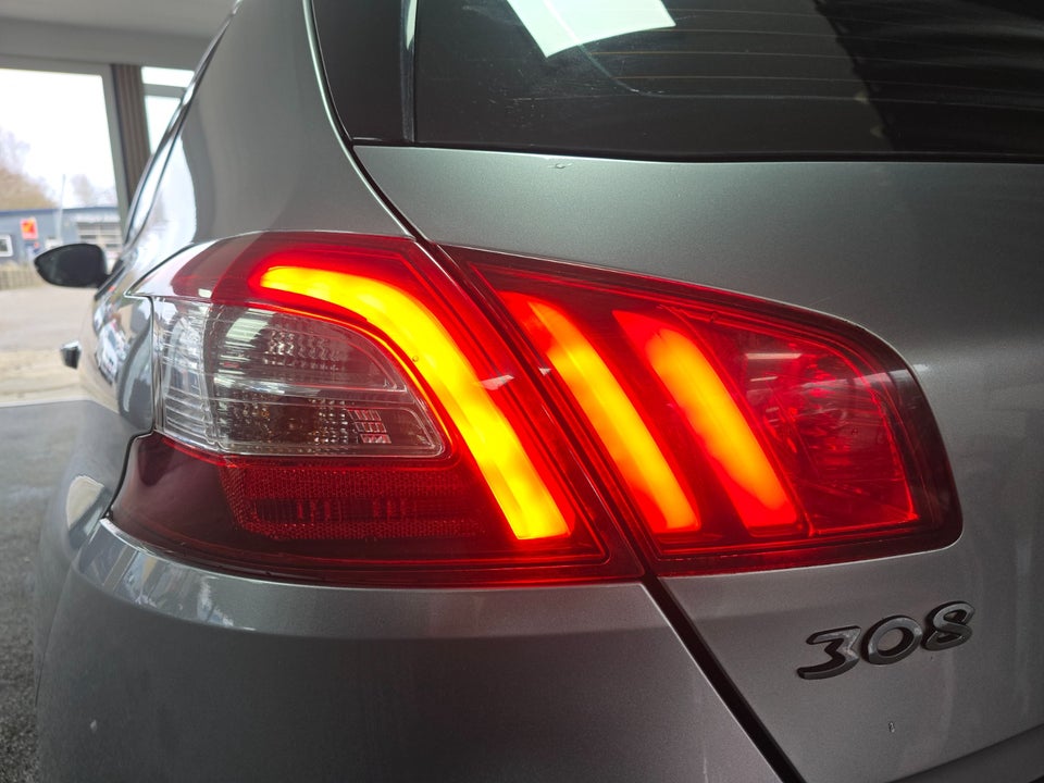 Peugeot 308 1,6 HDi 92 Active 5d