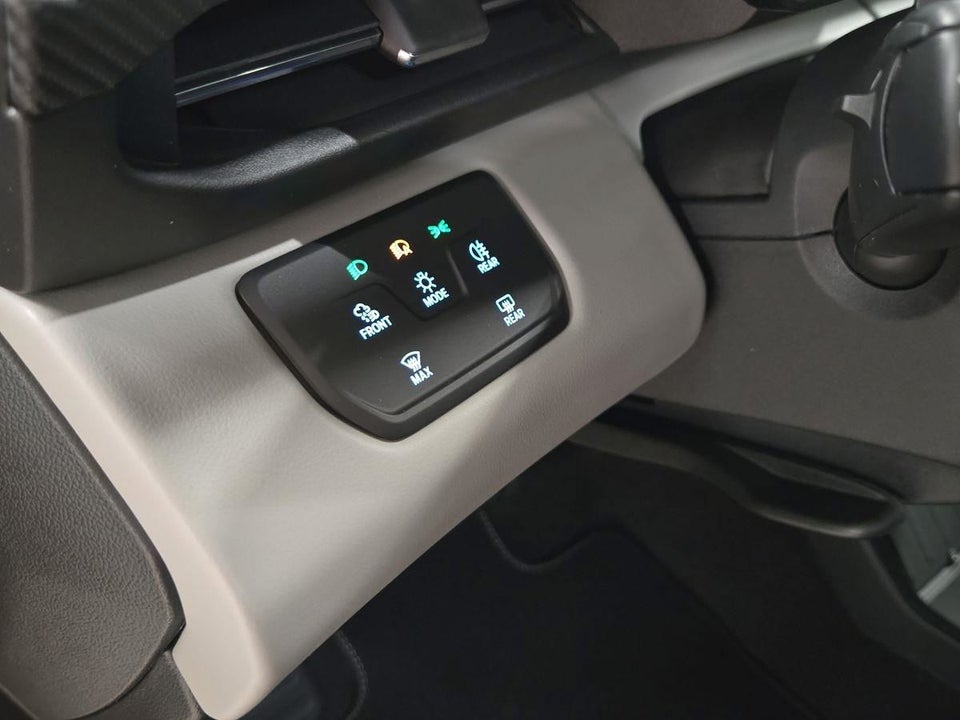 Ford Explorer 82 Premium Extended Range Van 5d