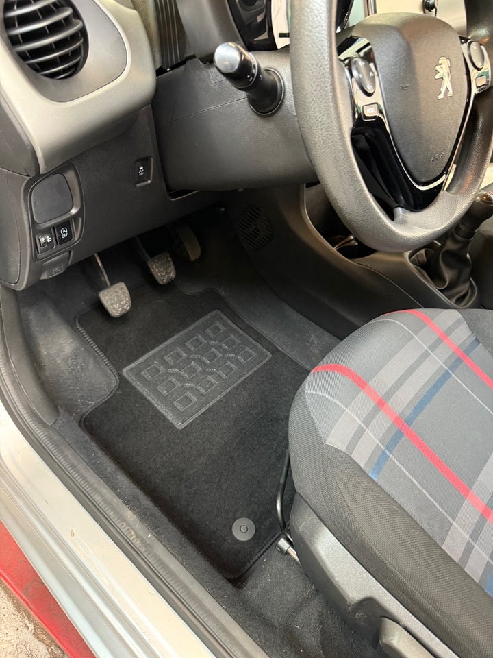 Peugeot 108 1,0 e-VTi 69 Allure 5d