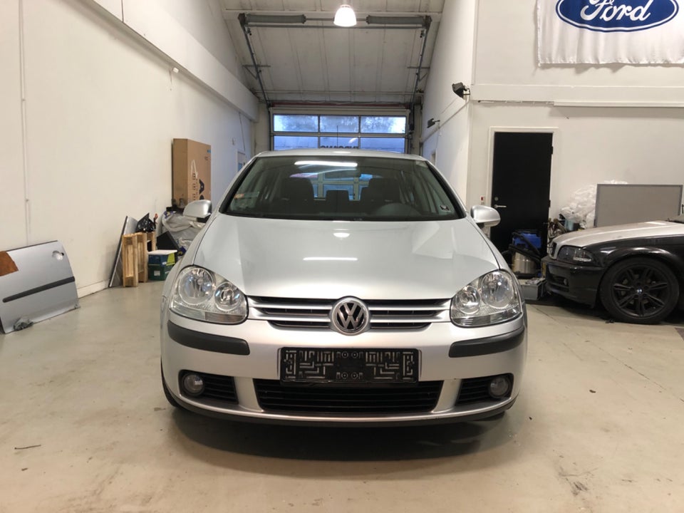 VW Golf V 1,6 FSi Trendline 5d