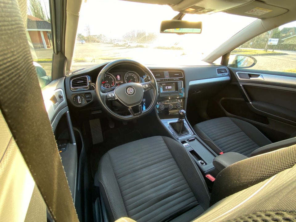 VW Golf VII 1,6 TDi 105 Cup Variant BMT 5d