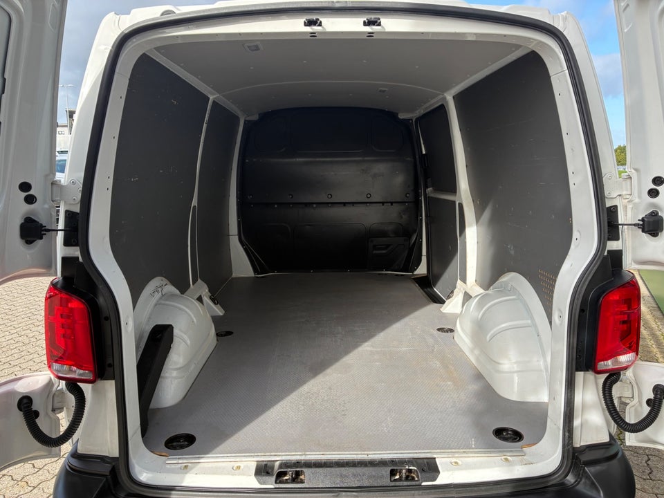 VW Transporter 2,0 TDi 150 Kassevogn DSG lang