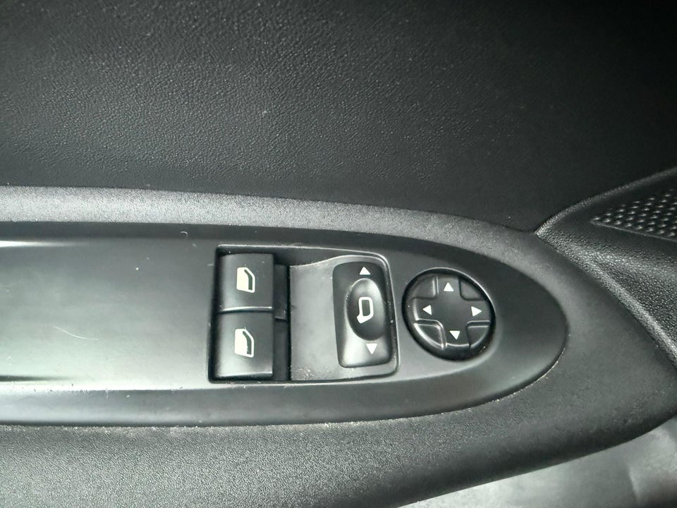 Citroën C4 1,4 VTi Attraction 5d