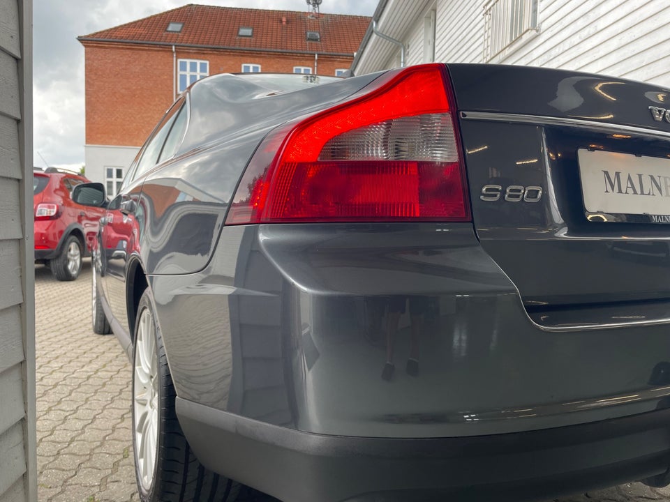 Volvo S80 2,5 T Momentum aut. 4d