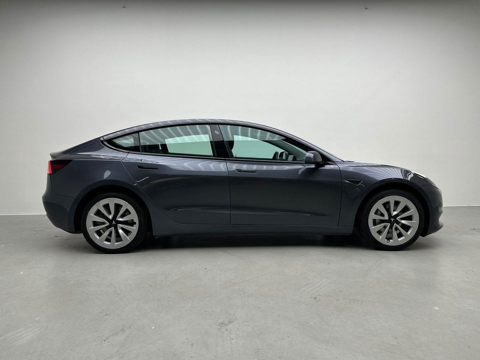 Tesla Model 3 Long Range AWD 4d