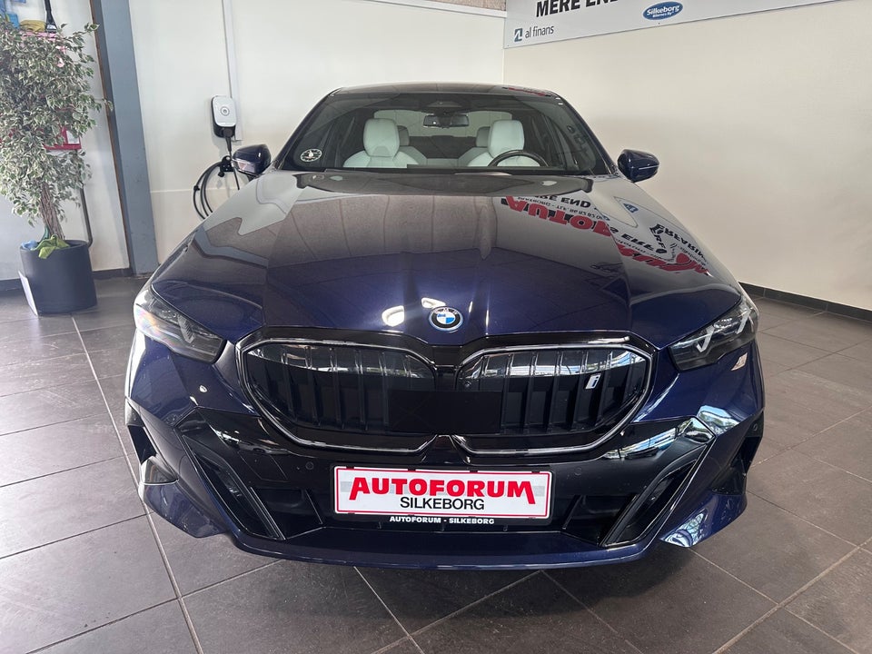 BMW i5 eDrive40 M-Sport Pro 4d