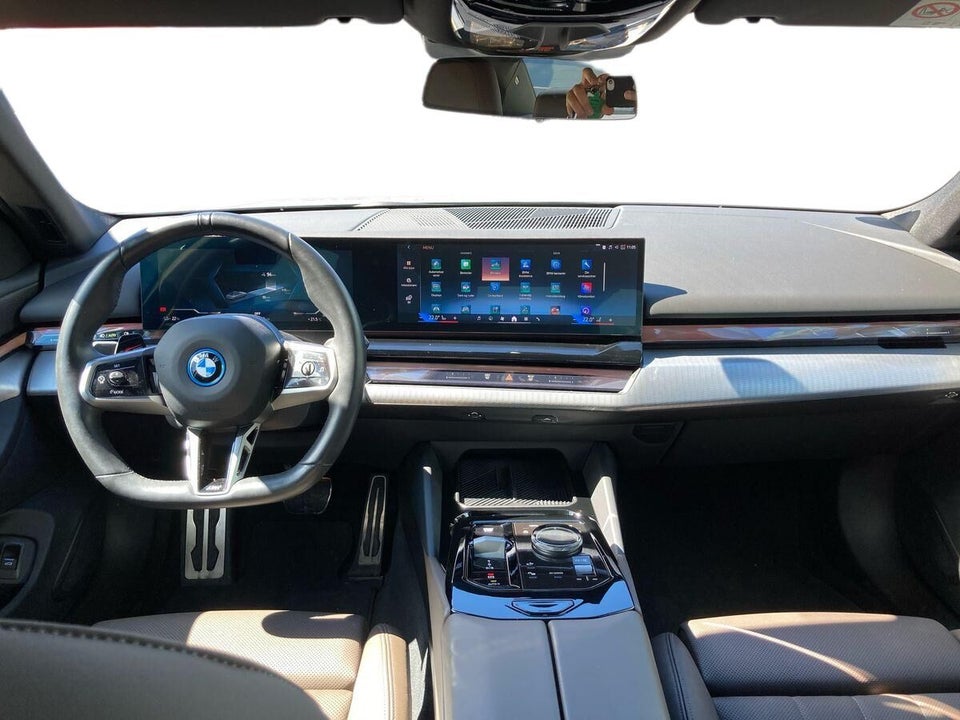 BMW i5 eDrive40 M-Sport 4d
