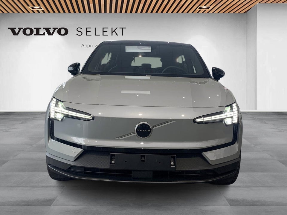 Volvo EX30 Extended Range Plus 5d