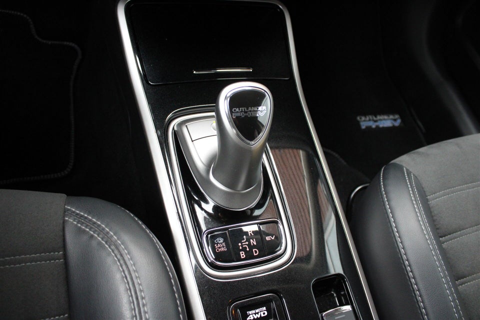 Mitsubishi Outlander 2,4 PHEV Intense CVT 4WD 5d