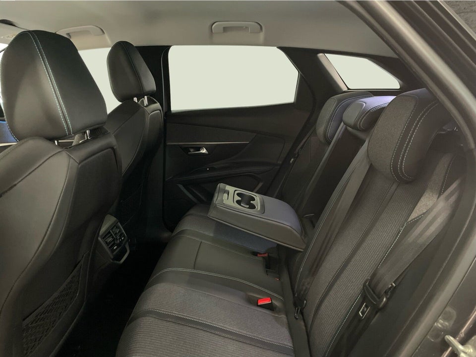 Peugeot 3008 1,6 Hybrid First Selection EAT8 5d