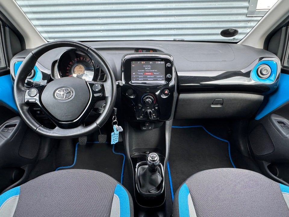 Toyota Aygo 1,0 VVT-i x-press 5d