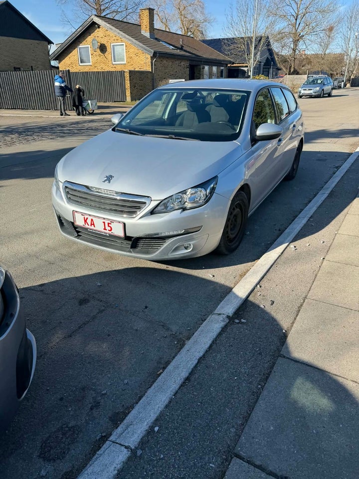 Peugeot 308 1,2 e-THP 130 Active SW 5d