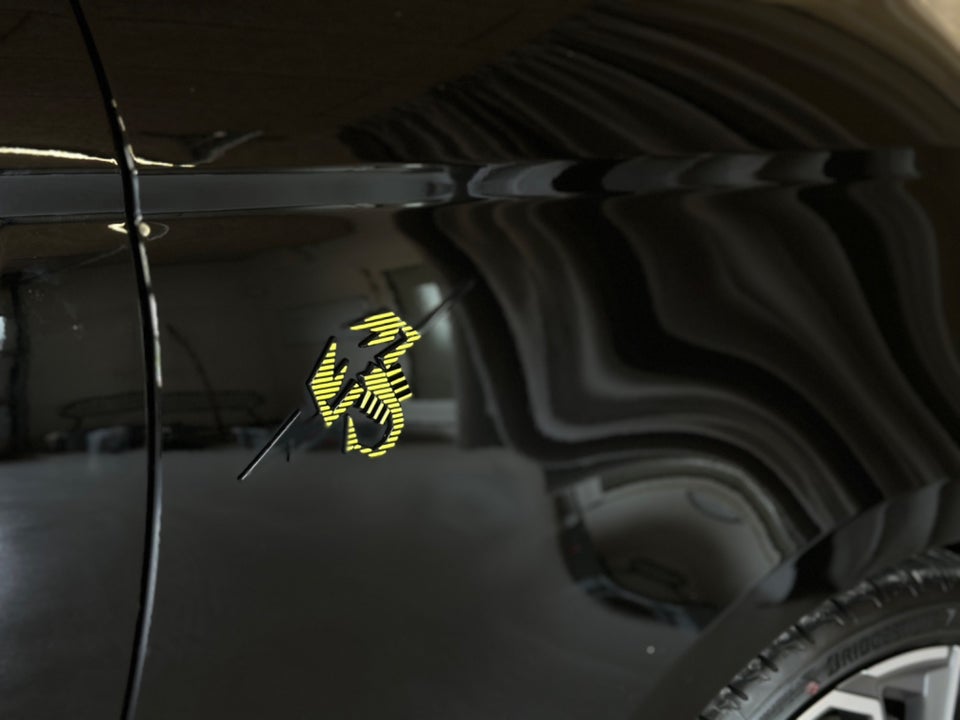 Abarth 500e Scorpionissima Cabrio 2d