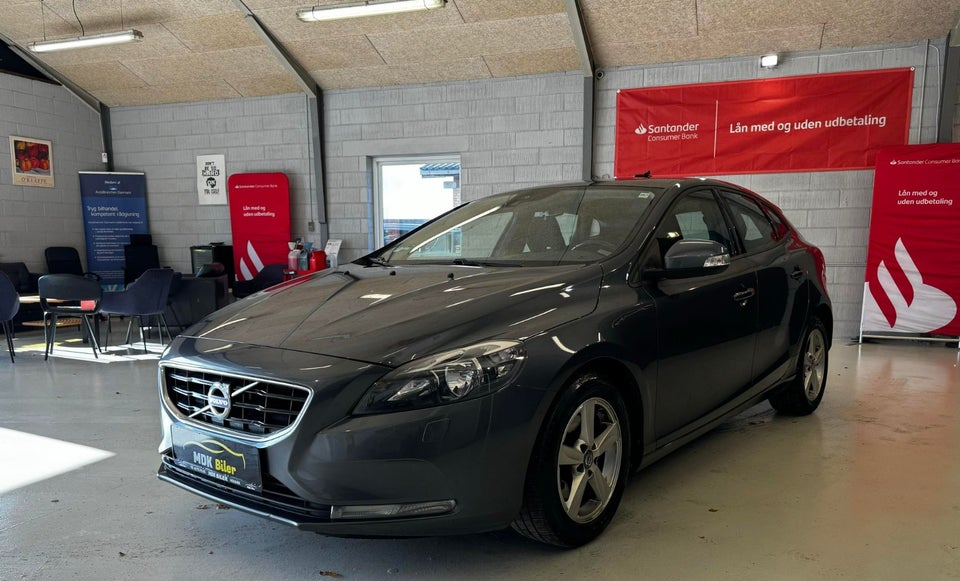 Volvo V40 1,6 T3 150 Momentum 5d